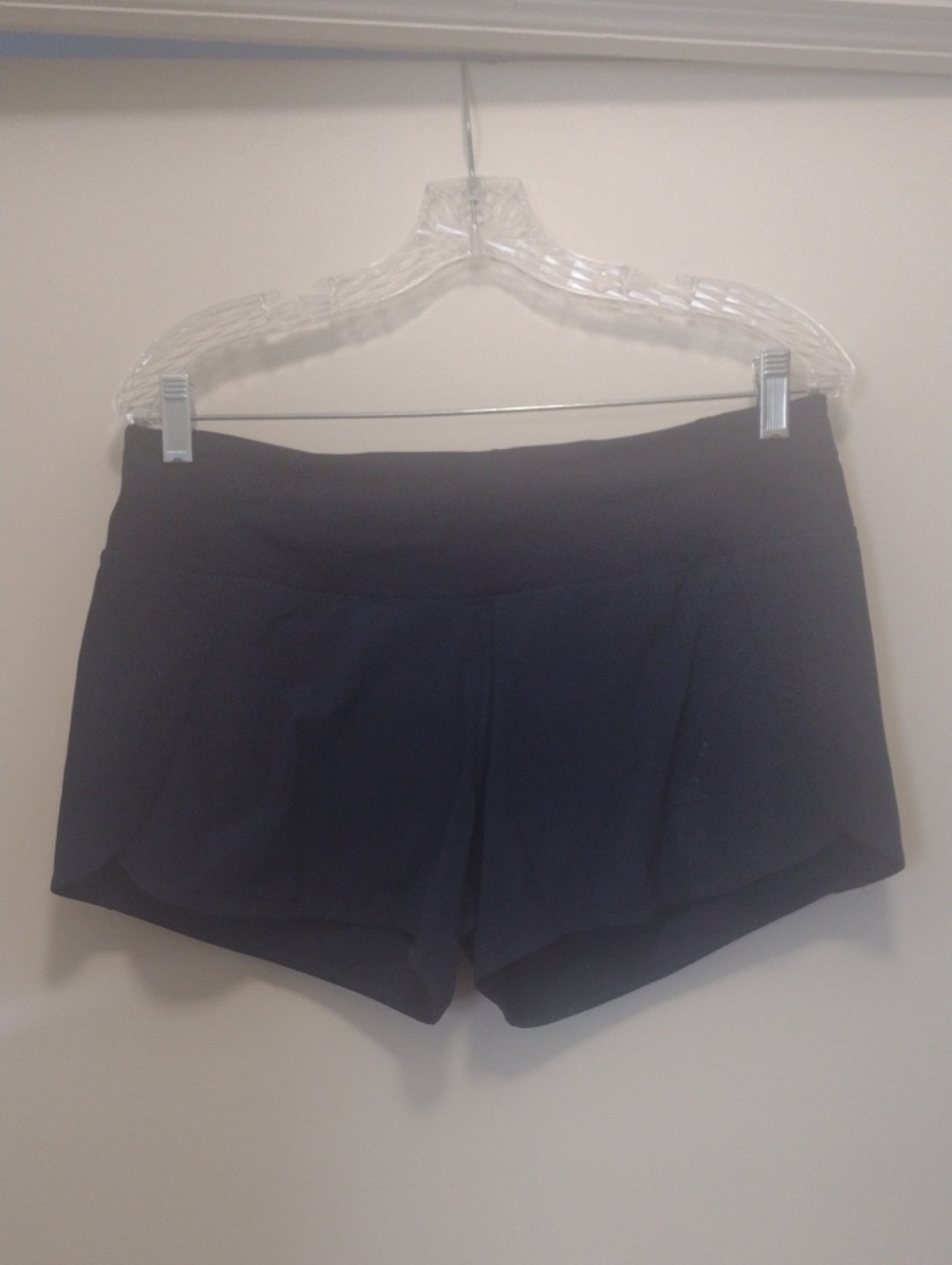 Lululemon Women's Navy Athletic Shorts (J832)